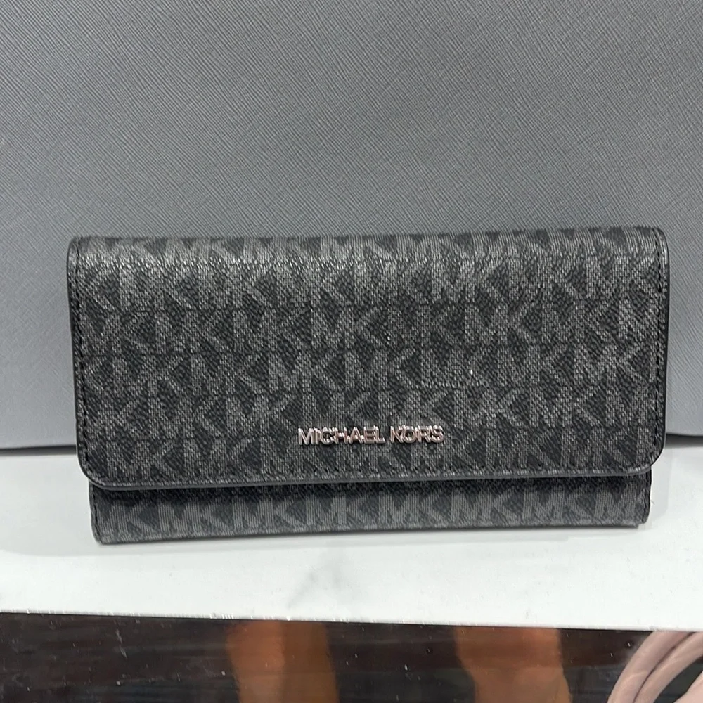 MICHAEL KORS JET SET TRV LARGE TRIFOLD BLACK